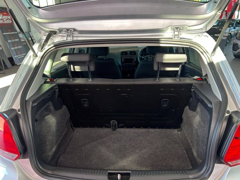 
								2019 VOLKSWAGEN POLO VIVO 1.6 COMFORTLINE TIP full									