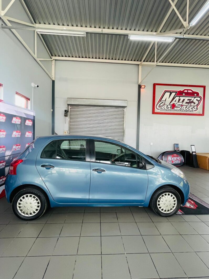 
								TOYOTA YARIS full									