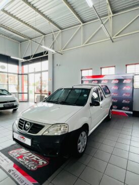 Nissan NP200