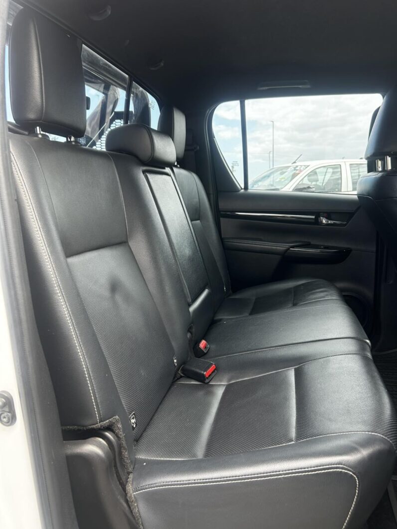 
								2020 TOYOTA HILUX full									