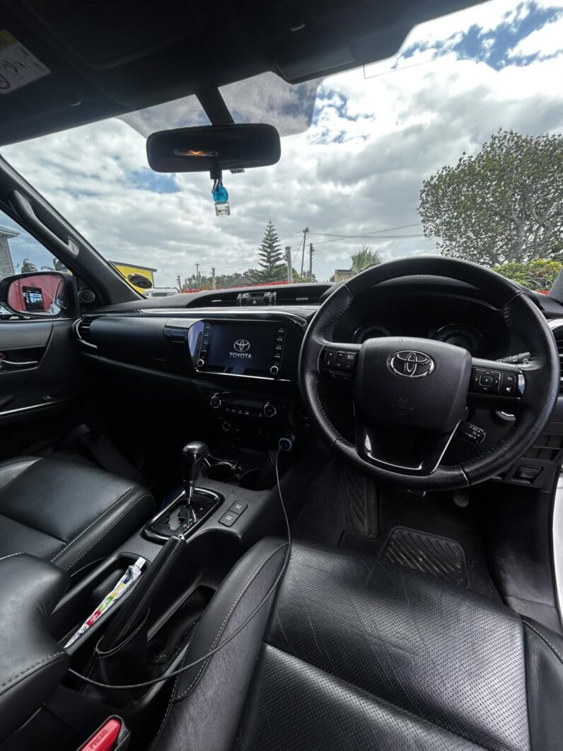 
								2020 TOYOTA HILUX full									