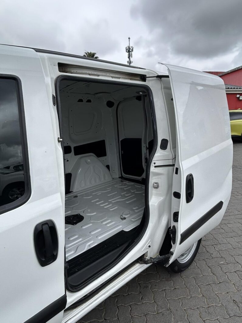 
								FIAT DOBLO PROFESSIONAL full									