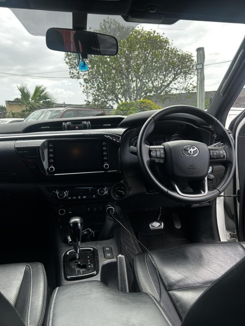 
								2020 TOYOTA HILUX full									