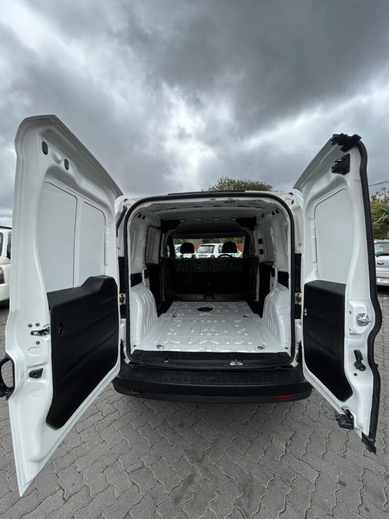 
								FIAT DOBLO PROFESSIONAL full									