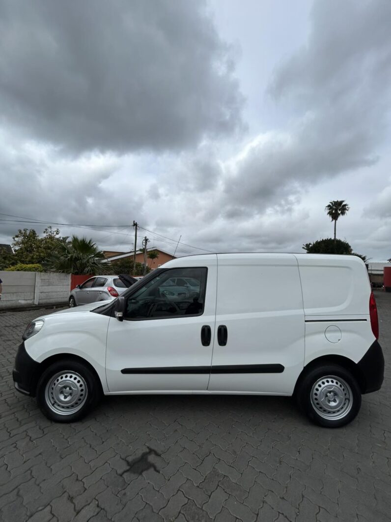 
								FIAT DOBLO PROFESSIONAL full									
