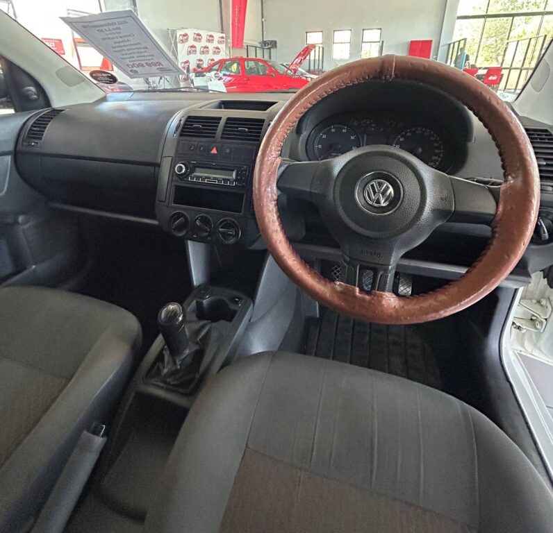 
								2011 VOLKSWAGEN POLO VIVO 1.4 (5Dr) full									