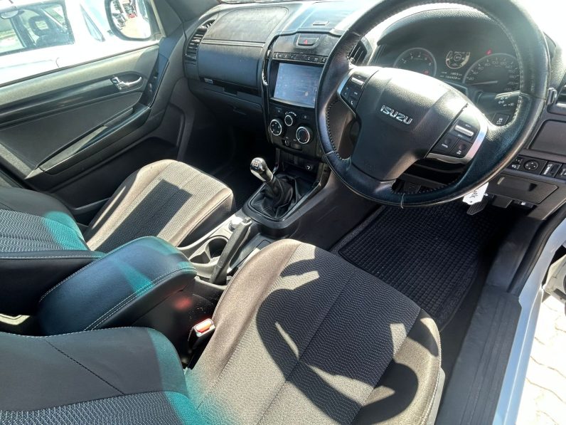 
								2021 ISUZU KB 300 TDI D-MAX 4X4 EXTENDED CAB full									