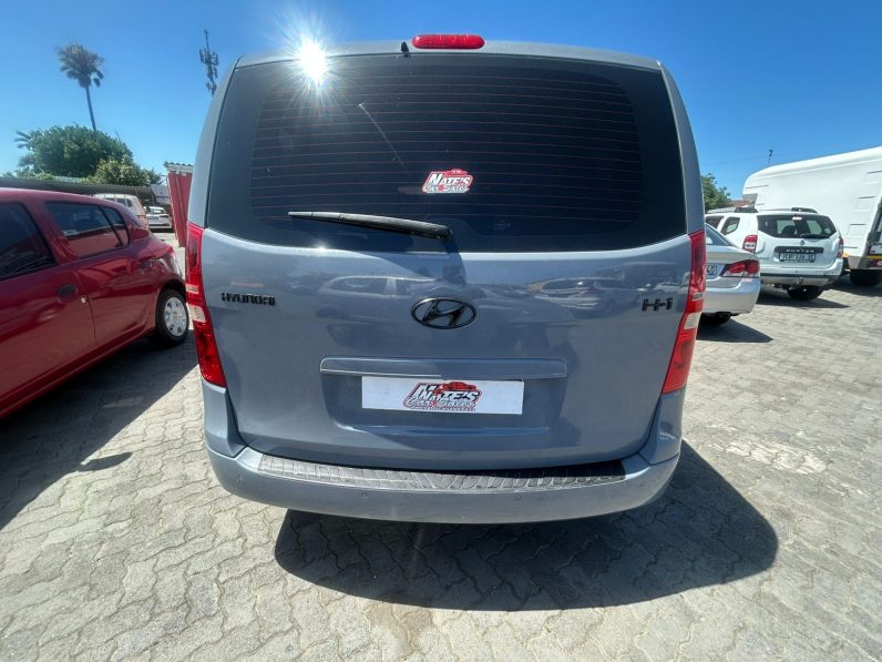 
								2013 HYUNDAI H1 2.4 CVVT full									