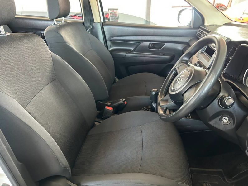 
								2024 SUZUKI ERTIGA 1.5 GA full									