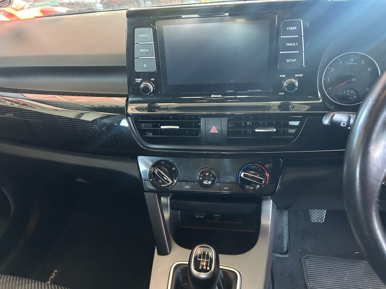 
								2022 Kia Seltos 1.6 EX full									