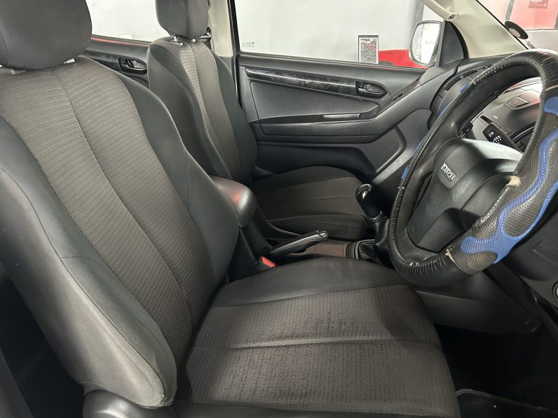 
								2014 ISUZU KB250D-Teq LE P/U D/C full									