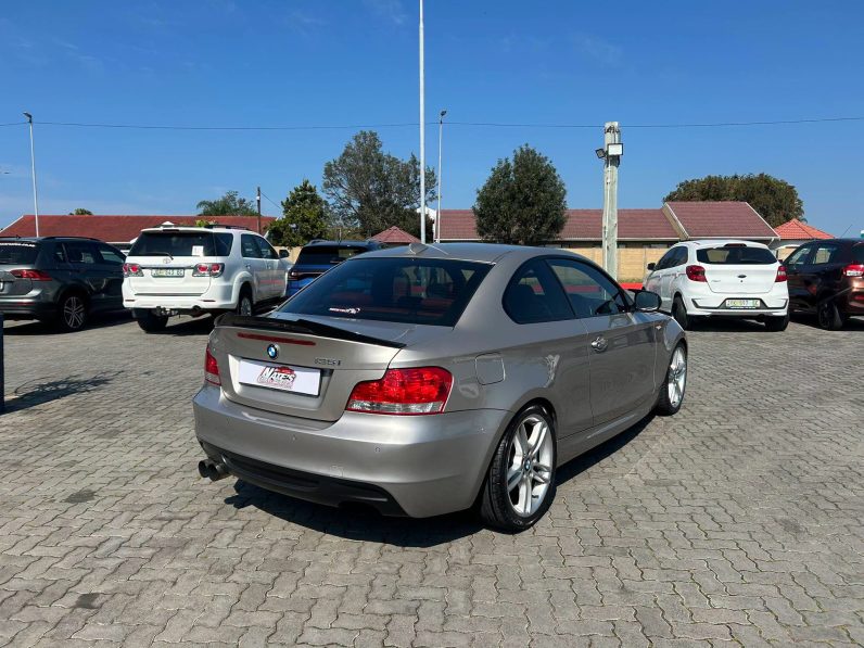 
								2011 BMW 135i COUPE full									