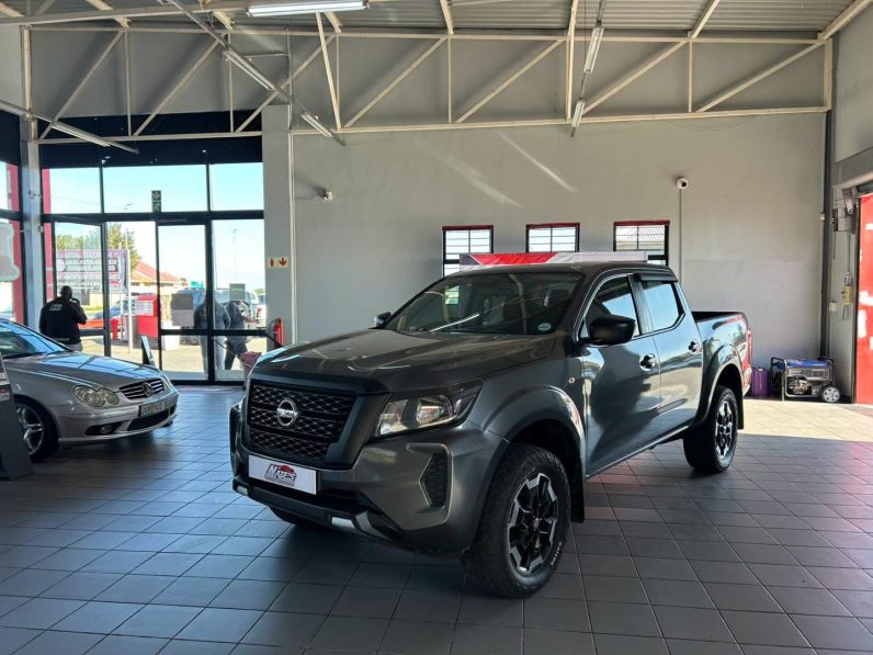 
								2023 Nissan Navara 2.5DDTI SE D/C P/U full									