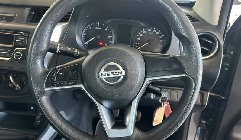 
								2023 Nissan Navara 2.5DDTI SE D/C P/U full									