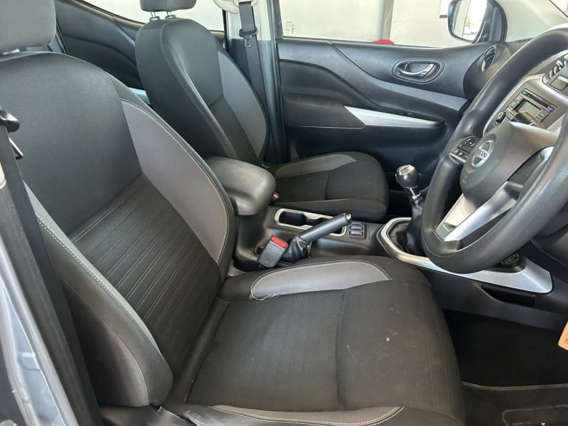 
								2023 Nissan Navara 2.5DDTI SE D/C P/U full									