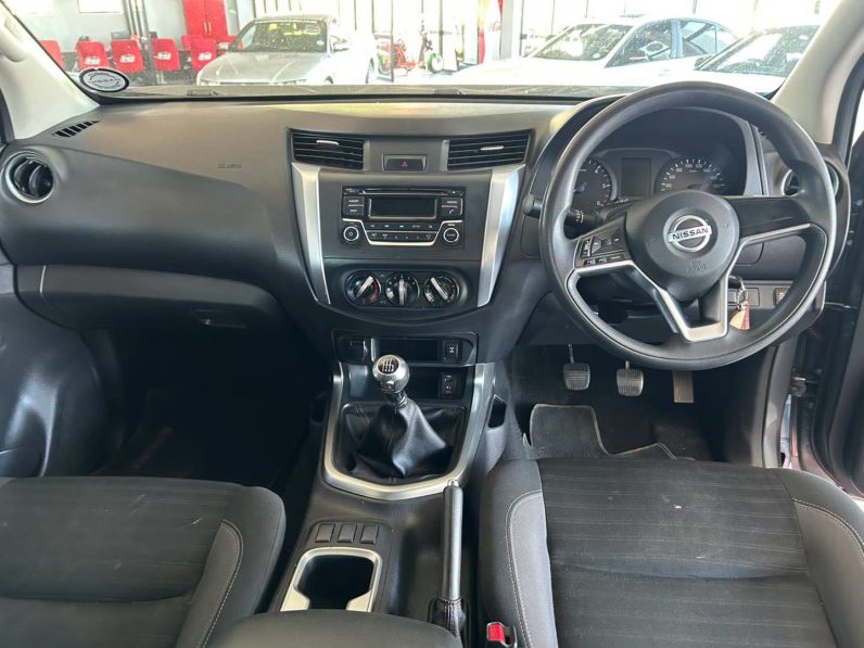 
								2023 Nissan Navara 2.5DDTI SE D/C P/U full									