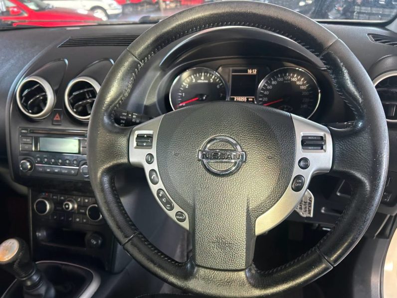 
								2014 Nissan Qashqai 2.0 Acenta full									