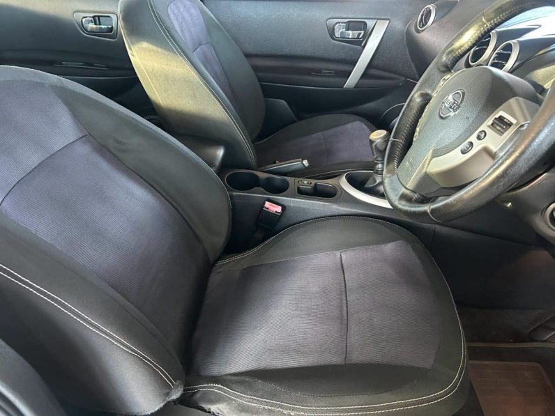 
								2014 Nissan Qashqai 2.0 Acenta full									