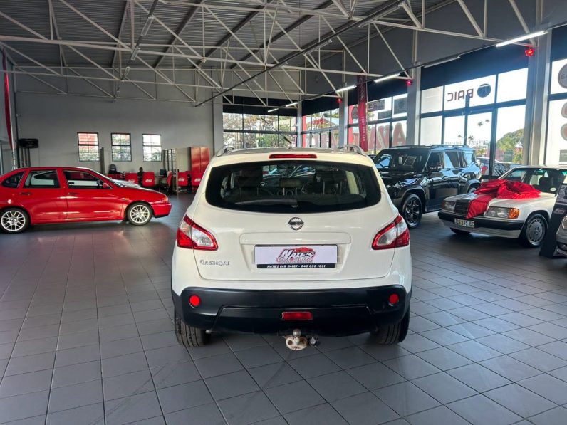 
								2014 Nissan Qashqai 2.0 Acenta full									