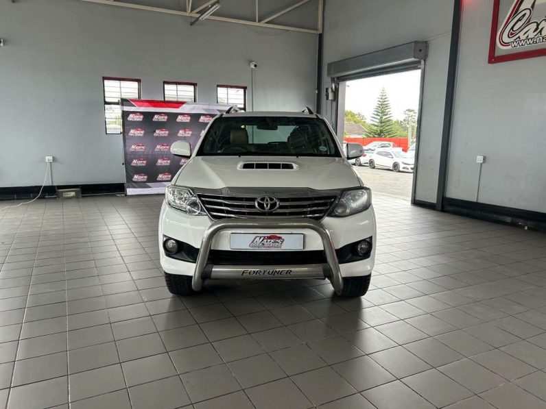
								2013 Toyota Fortuner 2.5 D4D RB full									
