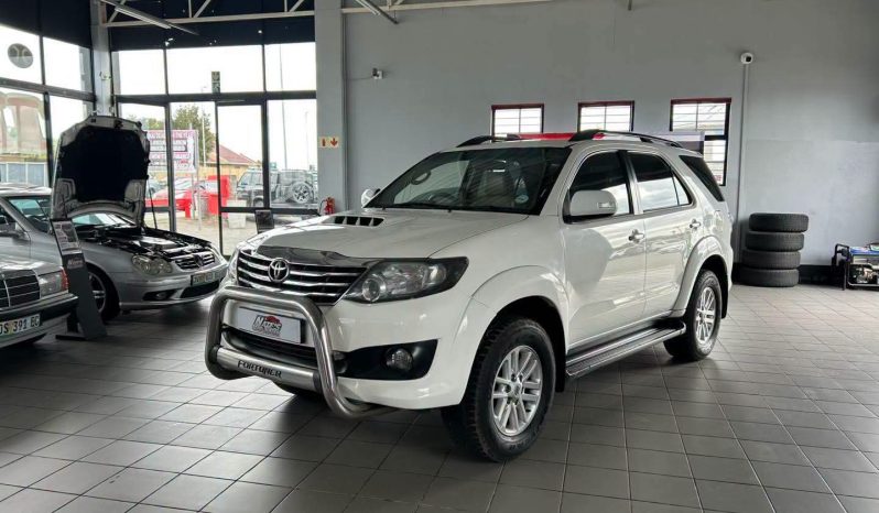 
								2013 Toyota Fortuner 2.5 D4D RB full									