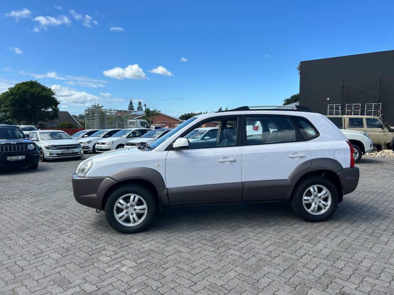 
								2008 HYUNDAI TUCSON 2.0 full									