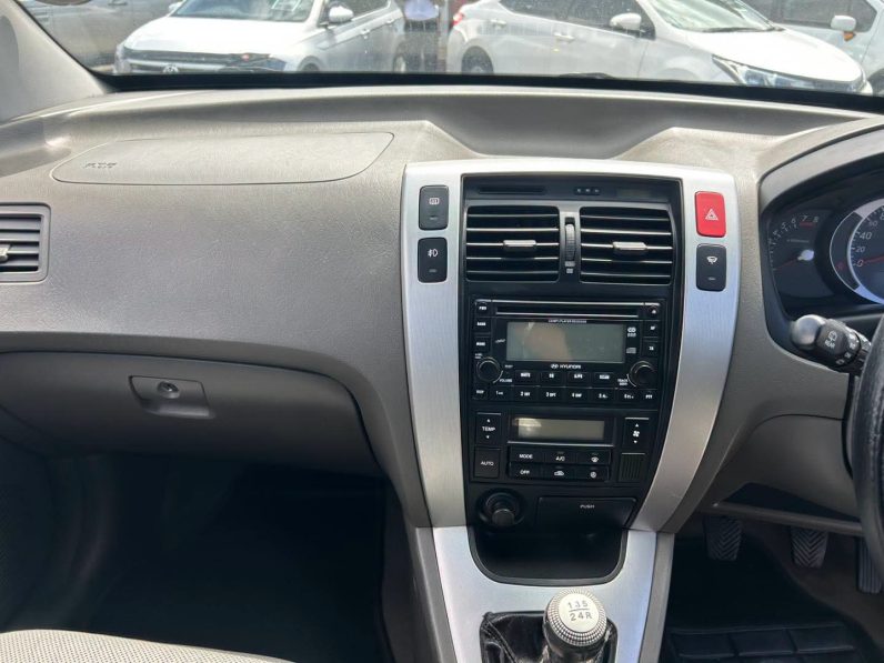 
								2008 HYUNDAI TUCSON 2.0 full									