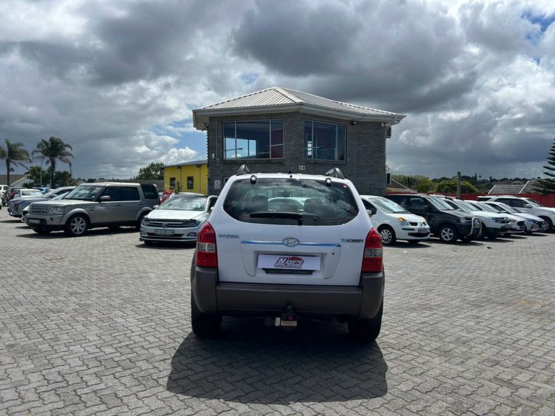 
								2008 HYUNDAI TUCSON 2.0 full									