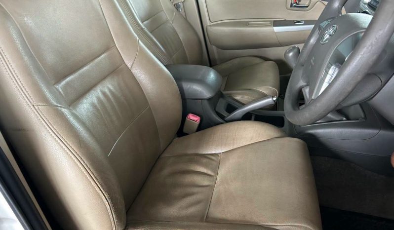 
								2013 Toyota Fortuner 2.5 D4D RB full									