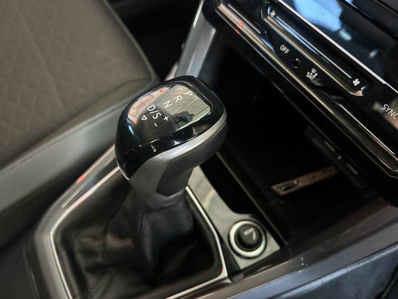 
								2024 VOLKSWAGEN T-CROSS 1.5 TSI R-LINE DSG full									