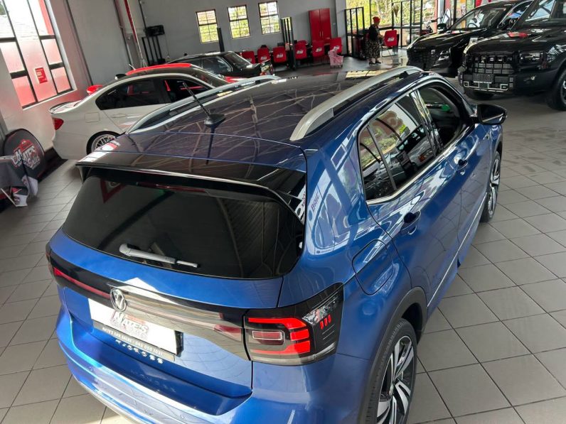 
								2024 VOLKSWAGEN T-CROSS 1.5 TSI R-LINE DSG full									