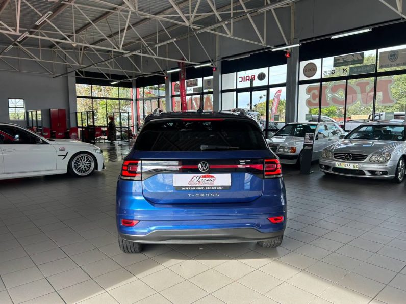 
								2024 VOLKSWAGEN T-CROSS 1.5 TSI R-LINE DSG full									