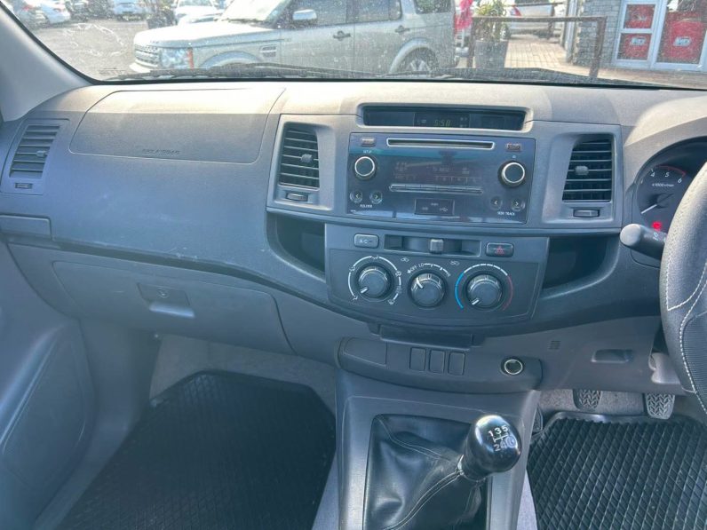 
								2014 TOYOTA HILUX 2.5 D-4D RAISED BODY full									