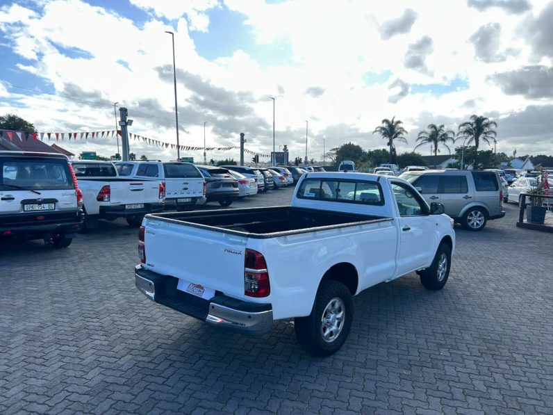 
								2014 TOYOTA HILUX 2.5 D-4D RAISED BODY full									